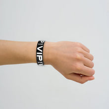 Load image into Gallery viewer, Bulk Case of 100 Sets - 500 VIP Wristbands for Events, Concerts, Night Club, Bottle Service